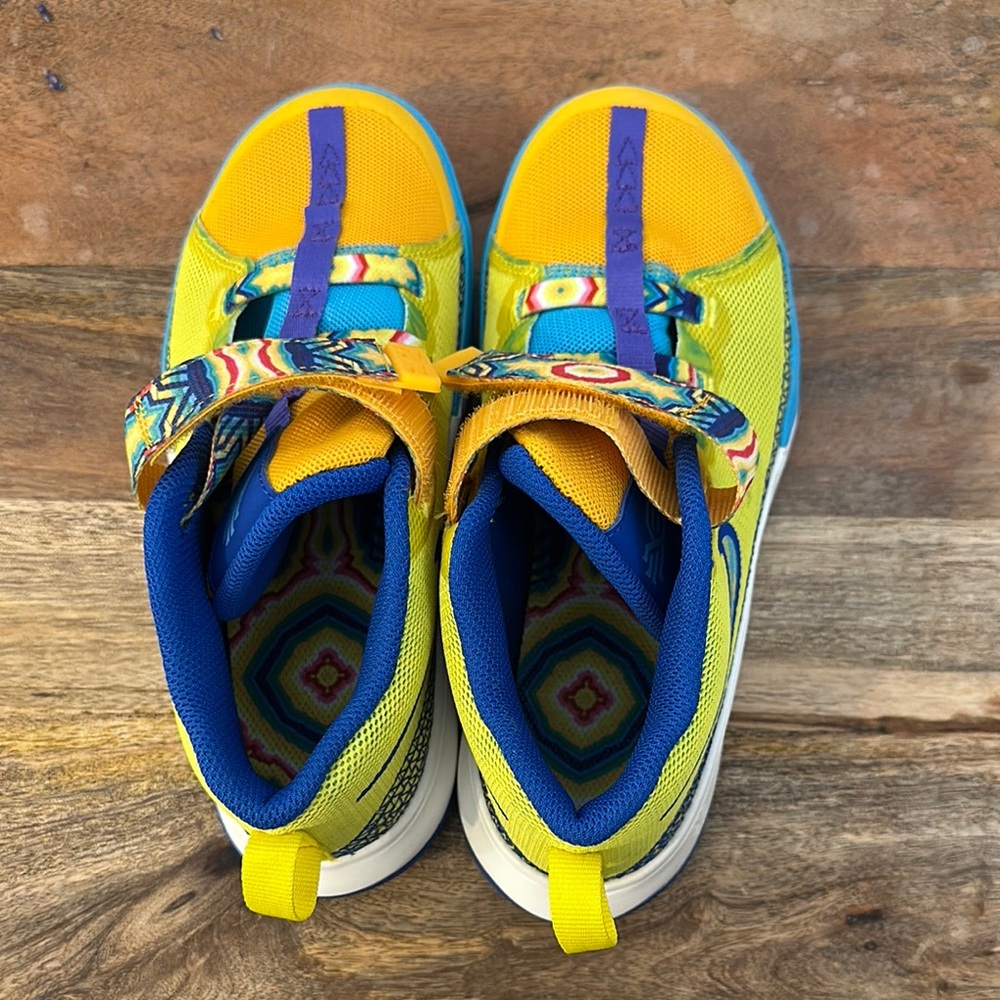 Nike Yellow and Blue Sneakers Lightweight Slip-On Design size 2.5Y